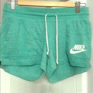 Womens Medium Cotton Nike shorts